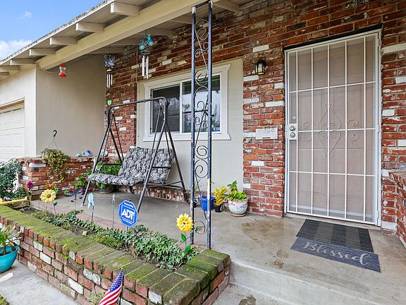 4th image of 1144 E Simpson Ave