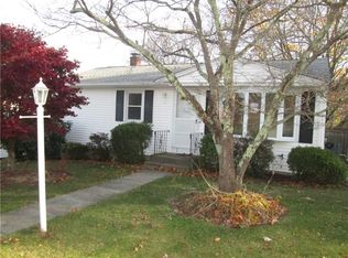 3 Edna St, Coventry, RI 02816