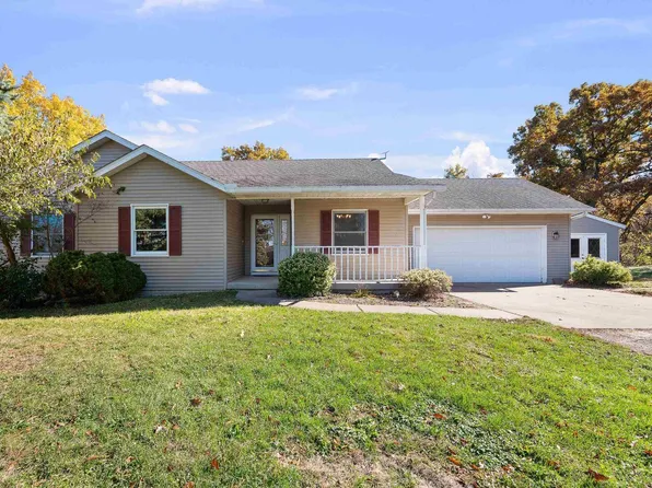 1617 300th St, Sherrard, IL 61281