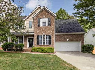 101 Shopsgate Ct, Holly Springs, NC 27540