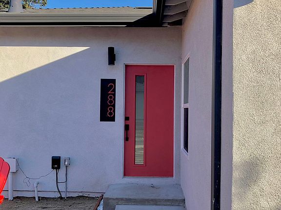 3rd image of 288 N Pastoria Ave