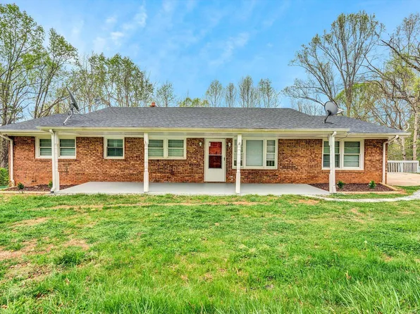 6944 Edwardsville Rd, Hardy, VA 24101