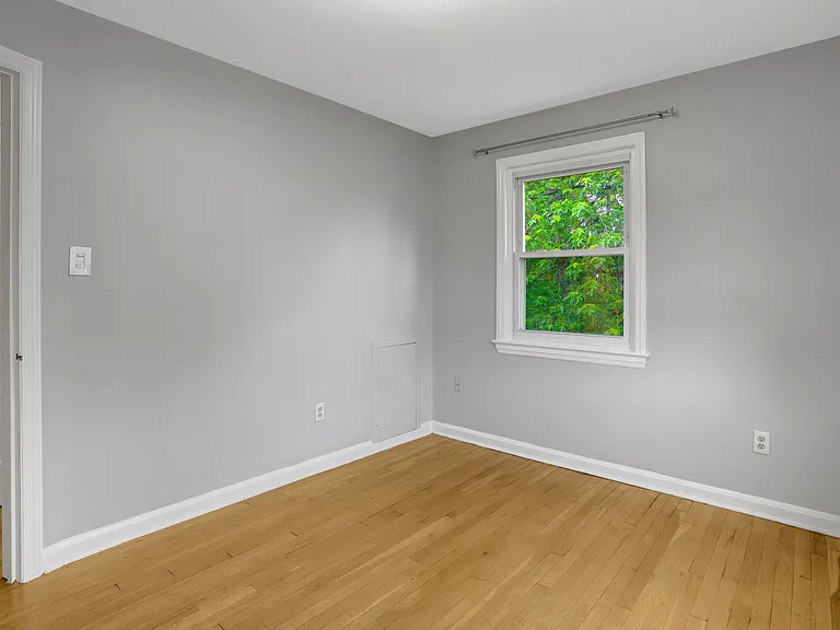 2340 Fairview Ter — Photo 23