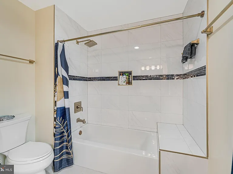 8424 Holly Leaf Dr — Photo 23