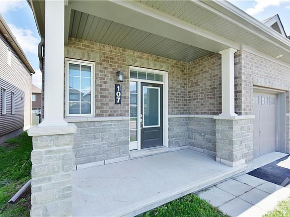 2nd image of 107 Westover Cres