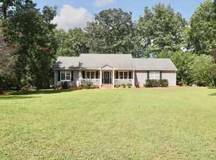 181 Mountain Cut Rd, Appomattox, VA 24522