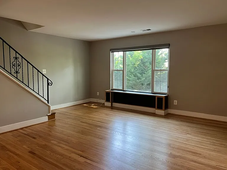 209 Burgess Ave — Photo 10