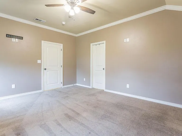 1200 Vanguard Ln — Photo 9