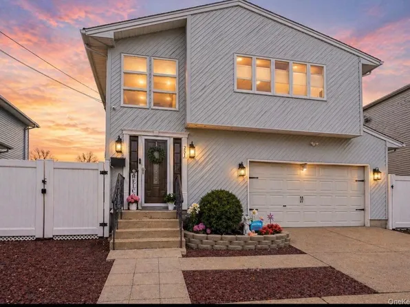 251 Arthur Street, Freeport, NY 11520