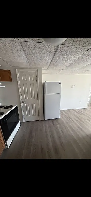 2 bed, 1.0 bath, 700 sqft, $925 — Photo 2