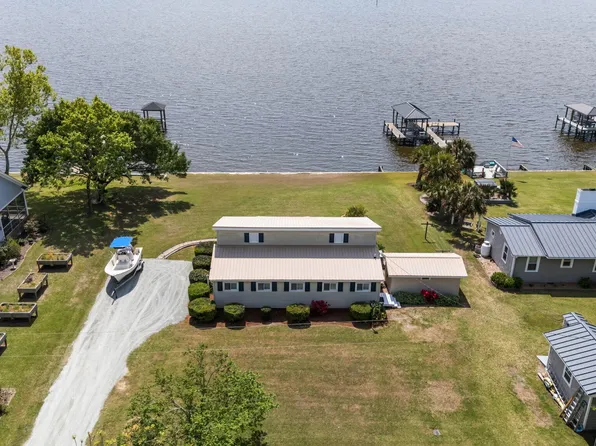 66 E North Shore Lane, Arapahoe, NC 28510