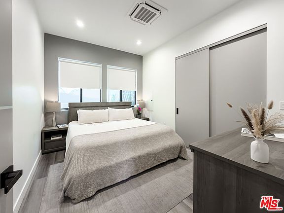5th image of 13356 Beach Ave #1/2