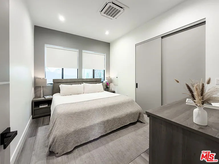 13356 Beach Ave #1/2 — Photo 5