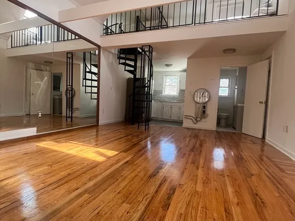 248 Essex St, Lynn, MA 01902