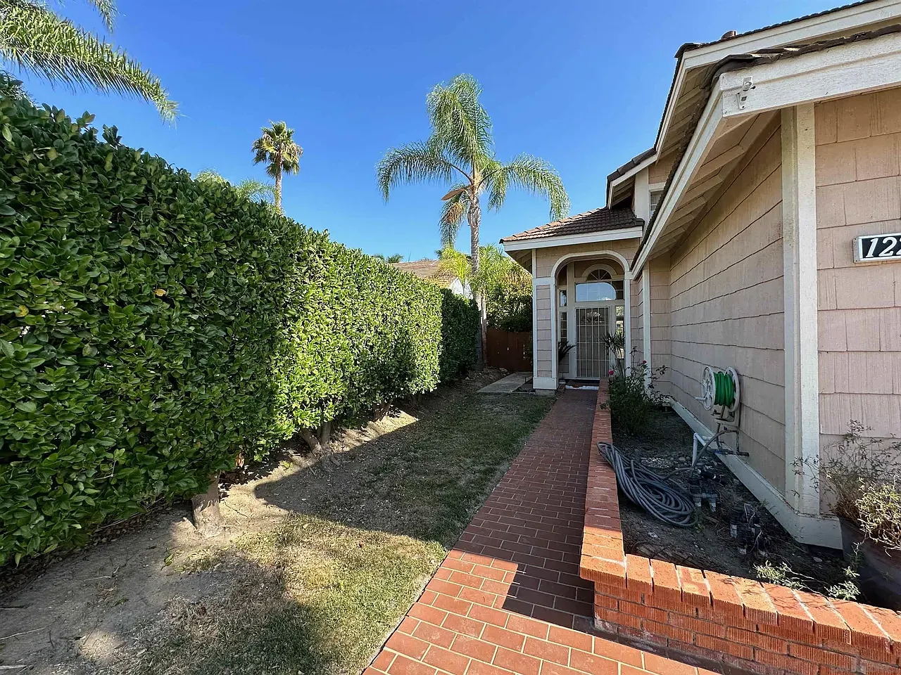 4 bed, 1843 sqft, $4,950 — Photo 1