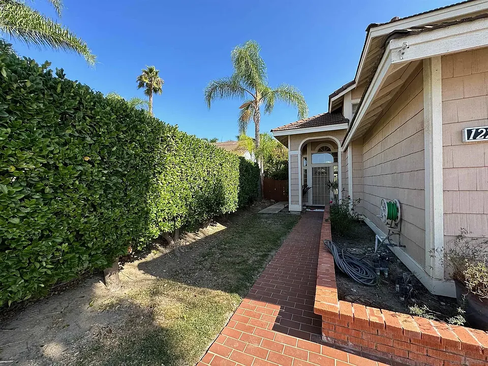 12207 Creswick Ct
