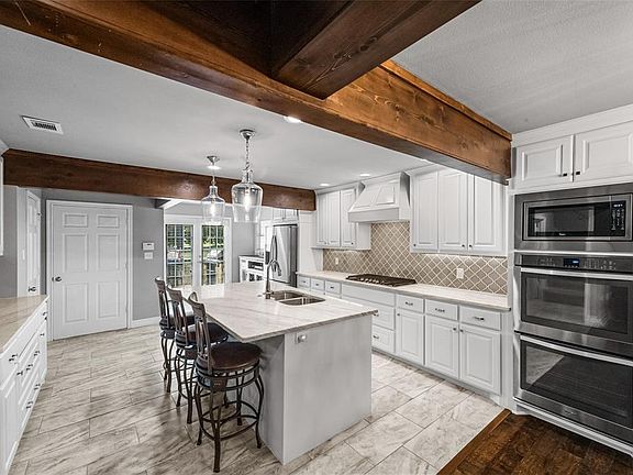 3rd image of 3290 Peninsula Dr