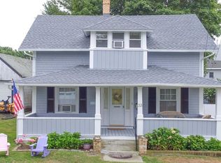 33 Manhattan Ave, Fairhaven, MA 02719