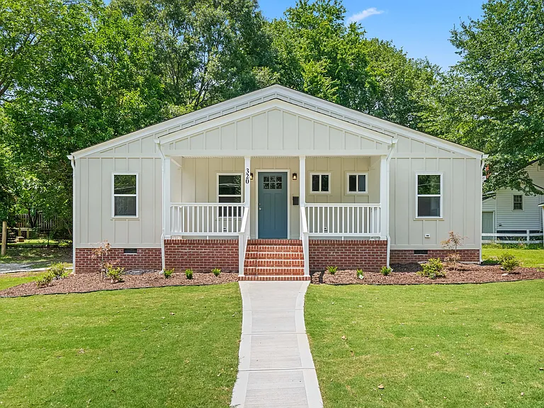 320 Clay St — Photo 1