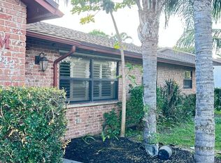 2842 Somerset Rd, Lake Worth, FL 33462