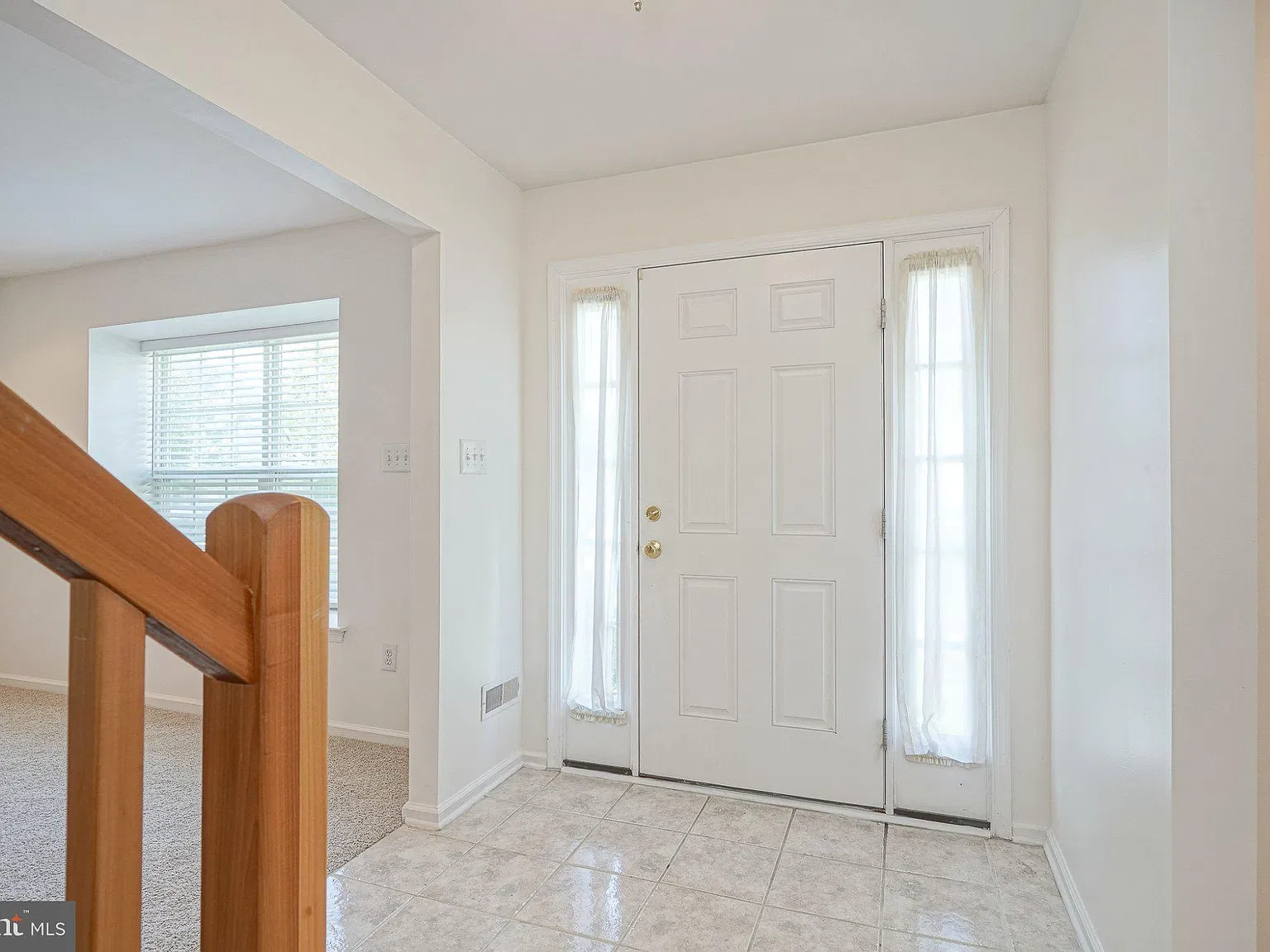 3 bed, 2.5 bath, 1688 sqft, $2,900 — Photo 3