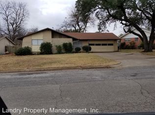 1217 Briarwood Dr, Cleburne, TX 76033