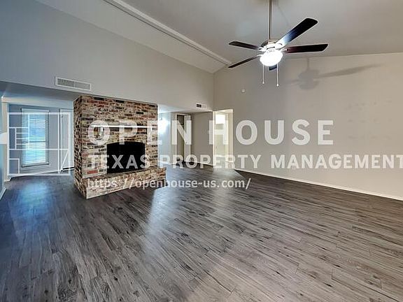 3rd image of 2611 Sprucewood Ln