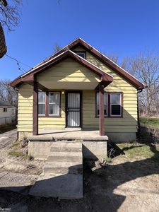 1048 Tremont Ave, Flint, MI, 48505