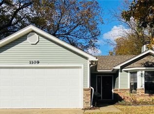 1109 Spriggs Ct, Bentonville, AR 72712