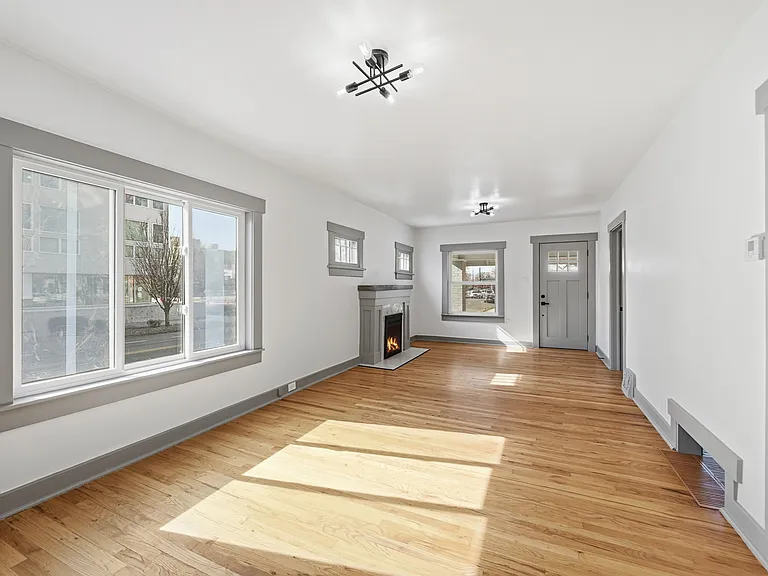 296 S Lafayette St — Photo 10