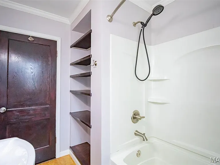 330 Calvert Ave — Photo 16