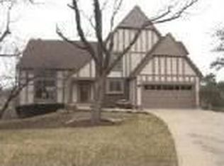 9519 W 116th St, Overland Park, KS 66210