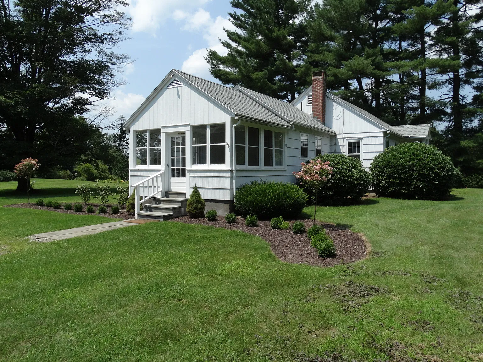 3 bed, 1800 sqft, $3,500 — Photo 1