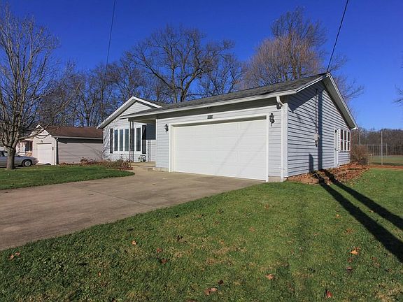 3rd image of 1619 Plum Pl