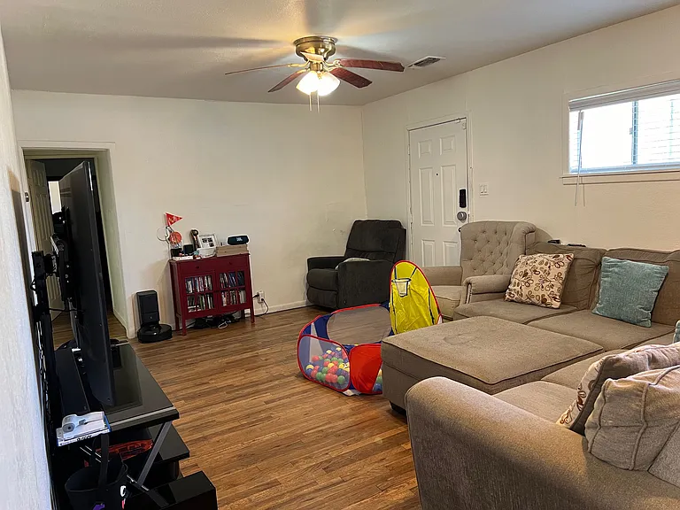 1006 N College St — Photo 7