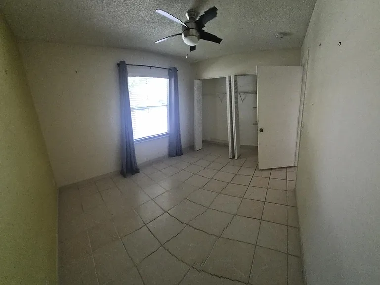 7306 NW 1st Mnr — Photo 10