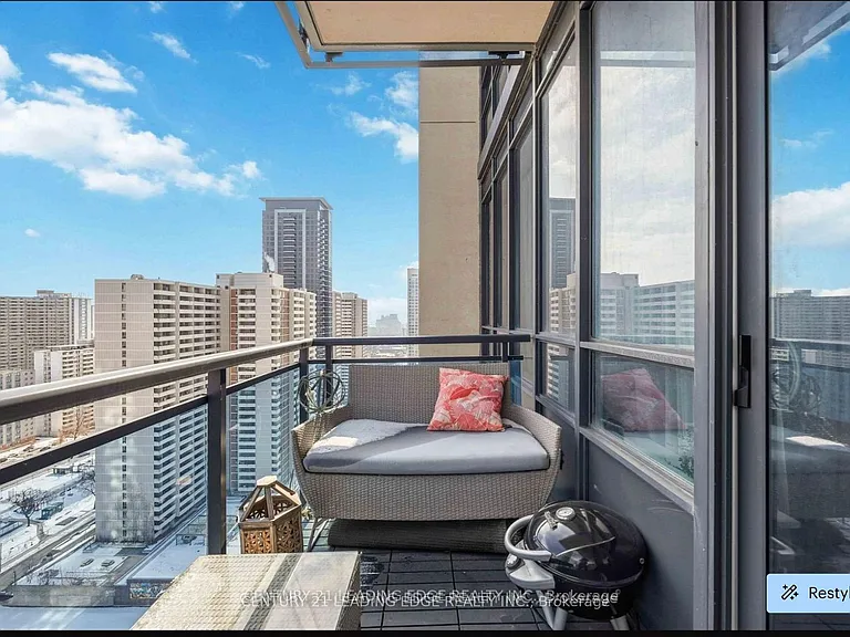 28 Linden St #2203 — Photo 10