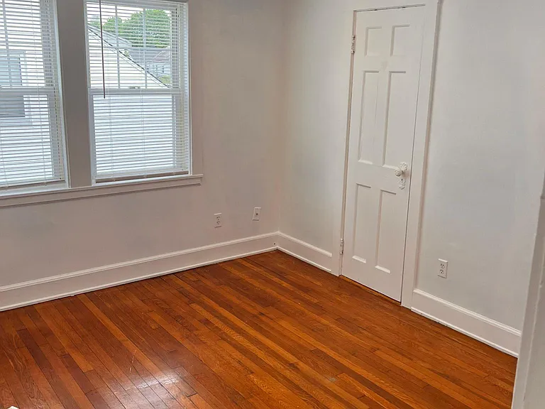 48 Lawn Ave — Photo 10