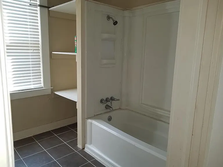 37 S McLean Blvd #2 — Photo 7