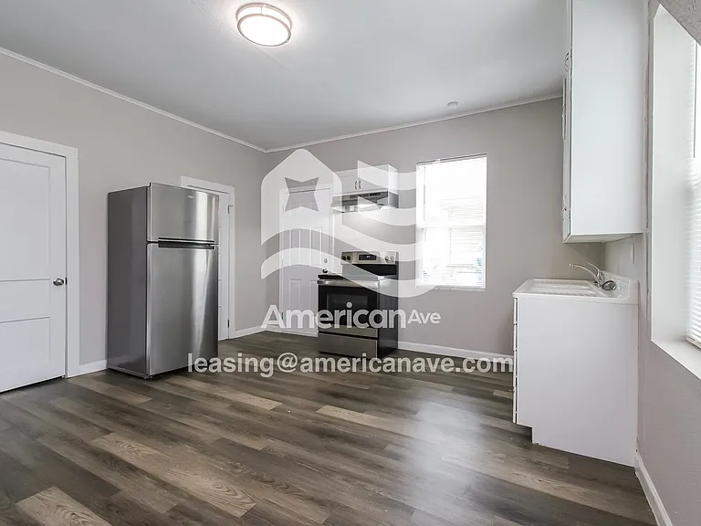 1697247_006_kitchen_7.jpg
