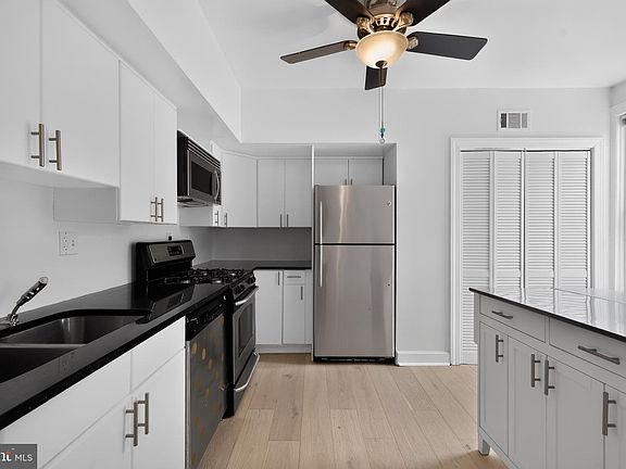 5th image of 717 L St NE