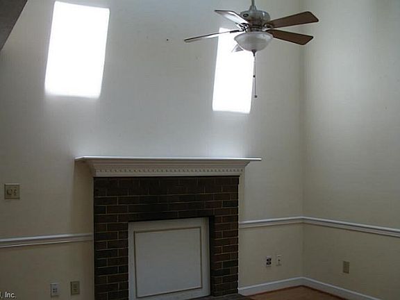 3rd image of 111 Kingsbridge Ln