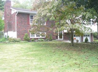 26 Brookland Farms Rd, Poughkeepsie, NY 12601