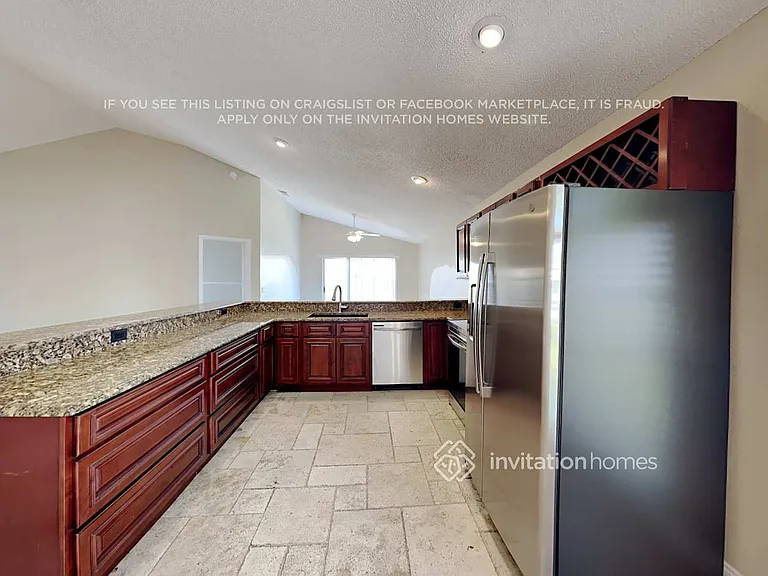 1039 Whittier Cir — Photo 8