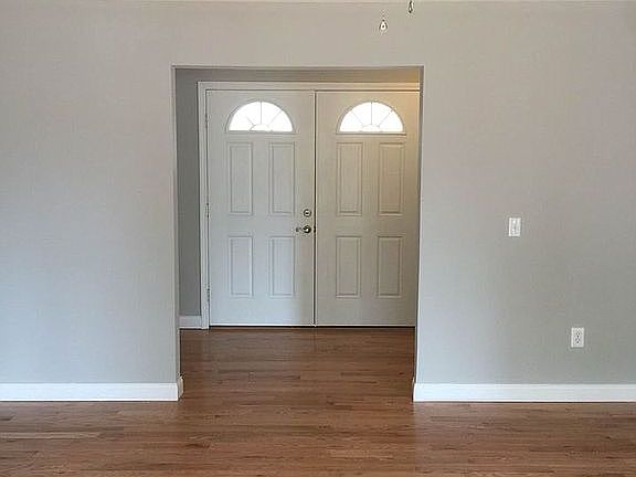 3rd image of 7 Shannon Sq