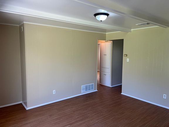5th image of 10818 Edgecrest Dr
