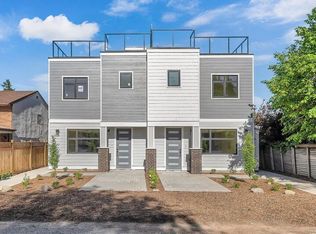 2165 Woodlawn St, Kelowna, BC V1Y2T1