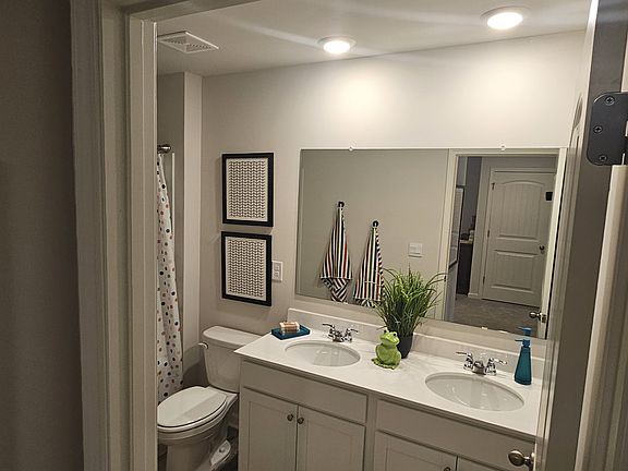3rd image of 332 Stoneybrook Dr #324