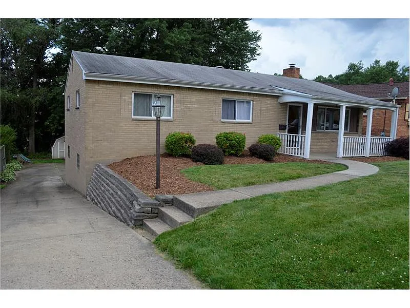 9 Edinburg Dr photo 1