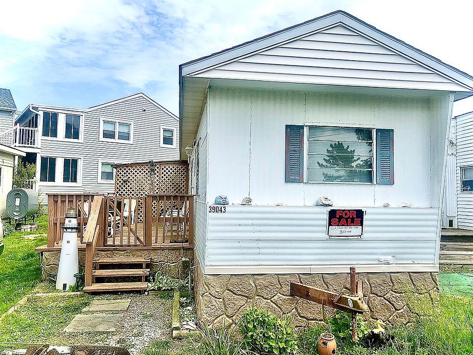 1st image of 39043 Spicer Ln